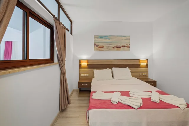 غرفة عائلية بسرير مزدوج وسريرين منفصلين، Eden Pyara Hotel Turunc 1/10