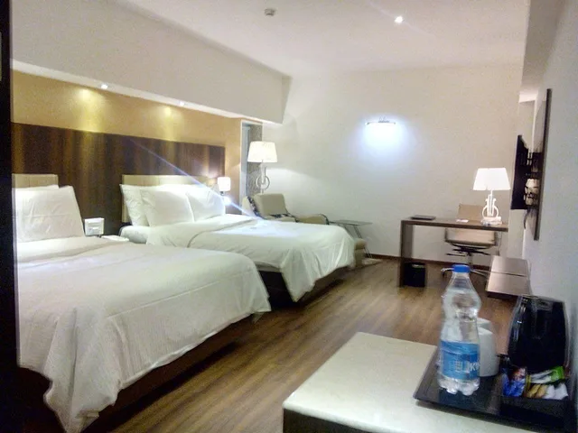 Hollywood, 2 Queen Beds، REGENTA CENTRAL HARIMANGLA 1/1