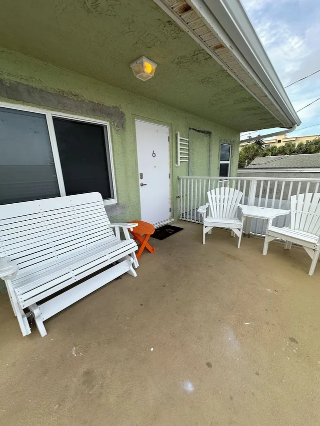 2 Bedrooms, Executive, Cottage, 1 Queen and 1 Double Bed, Partial Ocean View, Sofa, Balcony, Coco Sands Beachside Cottages 4/6