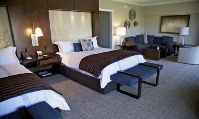 جناح جونيور بسريرين كوين، CHUMASH CASINO RESORT 1/3