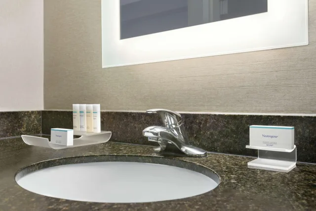 2 Bedrooms, Suite, 2 Bathrooms، Homewood Suites by Hilton York 3/4