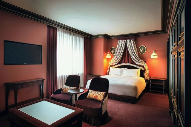 غرفة بسرير كينج بإطلالة على المدينة، L'Escape, a Luxury Collection Hotel, Seoul Myeongdong 7/10