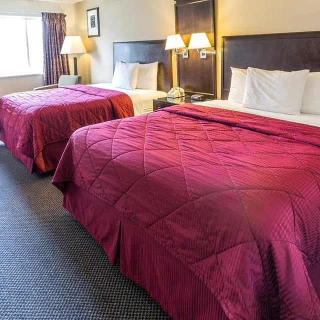 غرفة بسريرين كوين، Cedars Inn 3/10