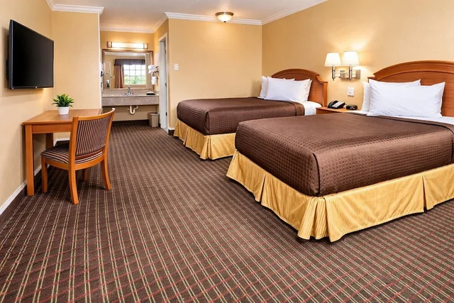 غرفة قياسية بسريرين كوين، Rodeway Inn Killeen near Fort Hood 1/2