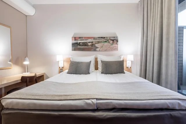 Superior, Queen Bed, Balcony, Scandic Oulu 1/7