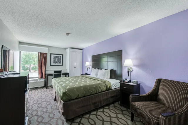 جناح بسرير كينج للمدخنين، Quality Inn and Suites North Little Rock 2/6