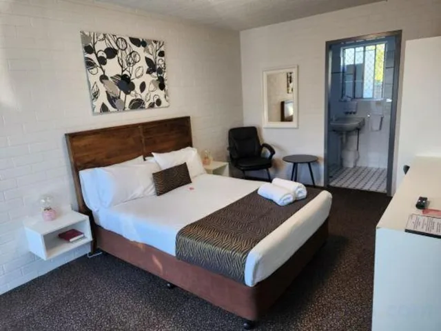 غرفة بسرير كوين، Crest Motor Inn 3/9