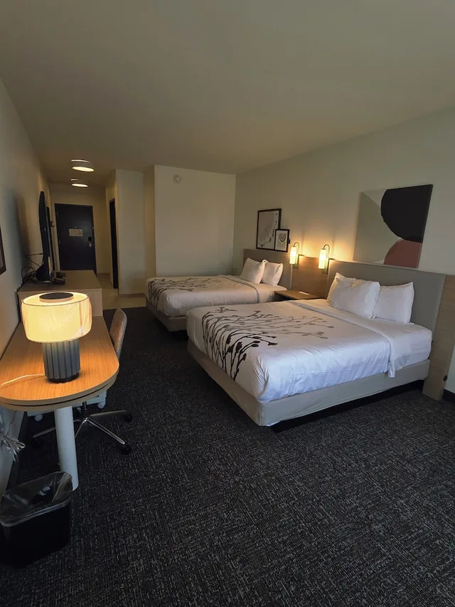 غرفة ديلوكس بسريرين كوين، Express Inn & Suites 1/4
