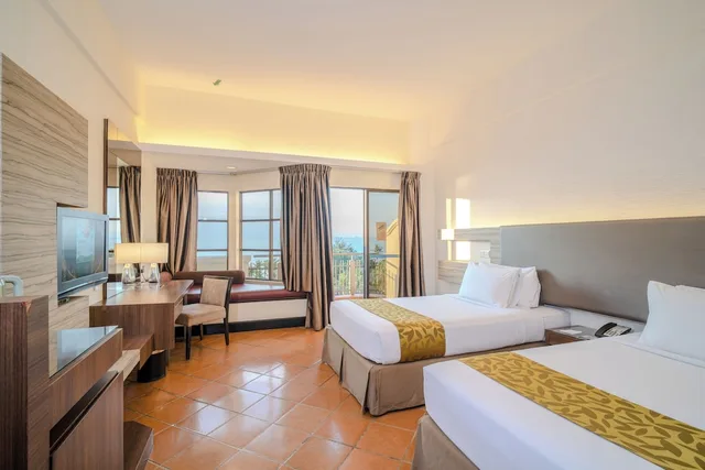 Deluxe, Twin Beds, Sea Front، Thistle Port Dickson 1/3