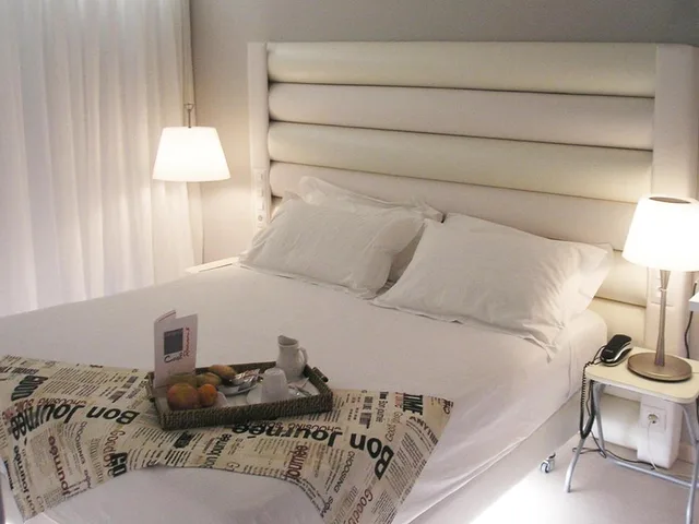 Economy, Double Bed, Hotel Pilar Plaza Zaragoza 2/2