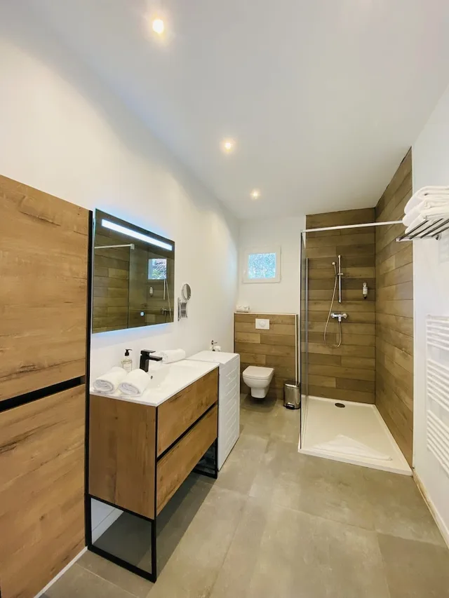 3 Bedrooms, Deluxe, House, 3 Queen Beds، Bella Vista Residence 4/4