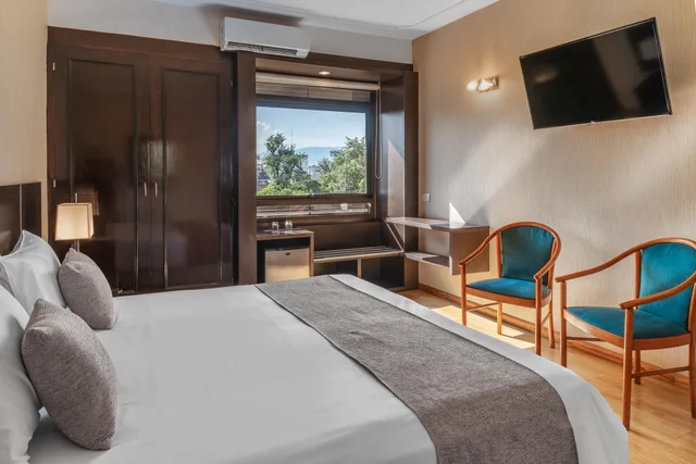 غرفة ديلوكس بسرير مزدوج بإطلالة، Ramada Plaza by Wyndham Tucuman 3/5