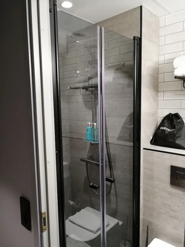 غرفة بزنس بسريرين منفصلين، Skyline Airport Hotel 3/3