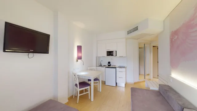1 Bedroom, Swim Up, Apartment, Twin Beds, Garden View, Sofa، Tropic Garden Hotel & Apartments 3/6