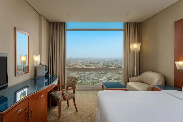 غرفة كلاسيكية بسرير كوين، Four Points By Sheraton Kuwait 3/8