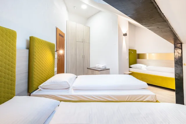 Design, Penthouse, Twin Beds, 1 Queen and 1 Double Bed, City View, Sofa، Hotel Am Spichernplatz 1/4