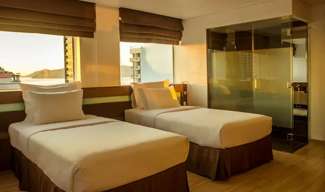 غرفة تنفيذية ثلاثية بإطلالة على المدينة بشرفة، AROMA NHA TRANG BOUTIQUE HOTEL 6/7