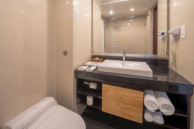 غرفة بسرير كينج بإطلالة على المسبح، Prime Plaza Hotel Sanur 9/10