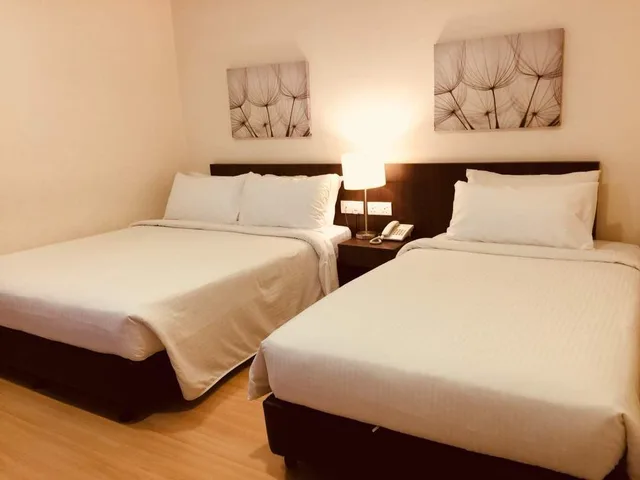 غرفة سوبيريور عائلية بسرير كوين وسرير فردي، The View Hotel 2/2