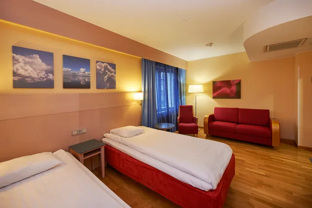 STANDARD FAMILY ROOM (2 Adults + 2 Children), Scandic Kouvola 2/4
