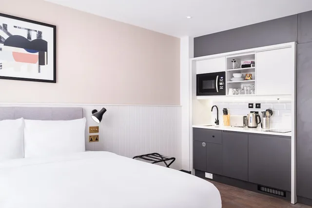جناح استوديو ركني بسرير كوين بمطبخ، Staybridge Suites Brighton 1/8