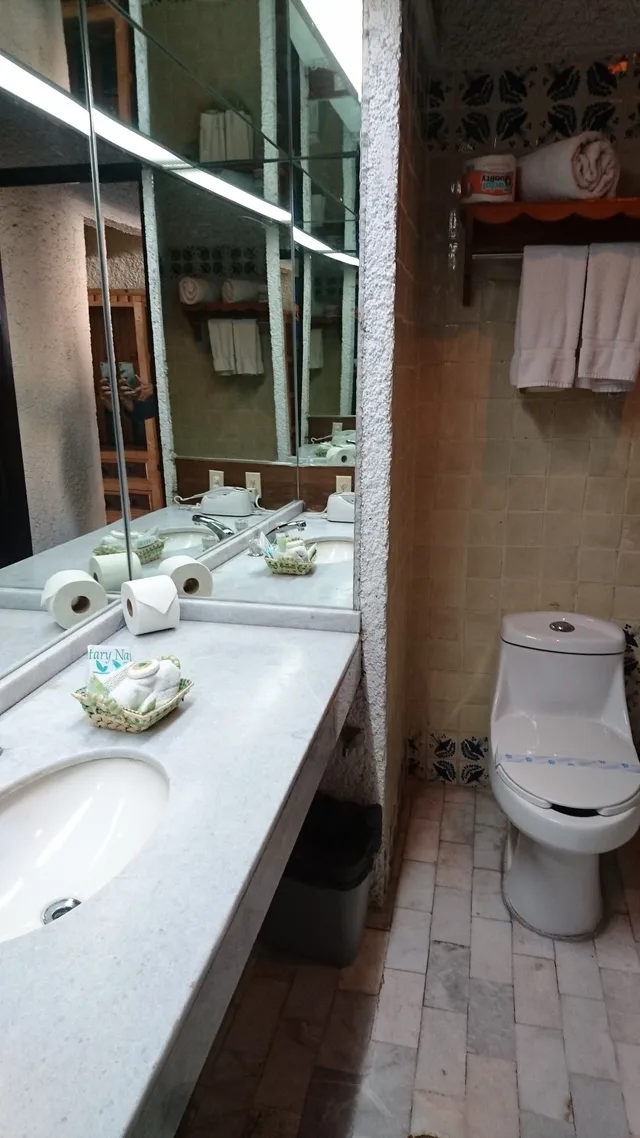 جناح جونيور بسريرين كوين بإطلالة على البحر، Las Rocas Resort Spa 4/5