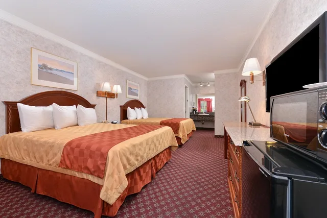 غرفة بسريرين كوين، Americas Best Value Inn & Suites Fontana 2/4