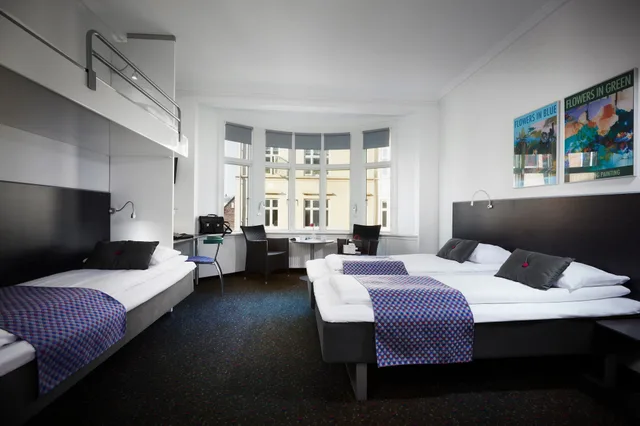 غرفة عائلية بسريرين منفصلين وسرير بطابقين، CABINN Esbjerg 1/1