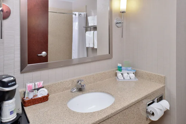 جناح بسريرين كوين مع أريكة، Holiday Inn Express Hotel And Suites Lafayette 4/5
