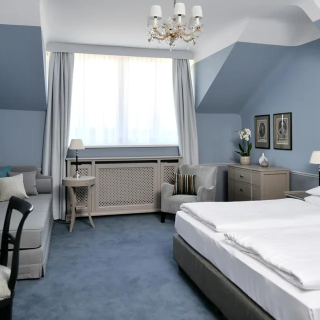 غرفة ثلاثية، Hotel Karntnerhof 1/4