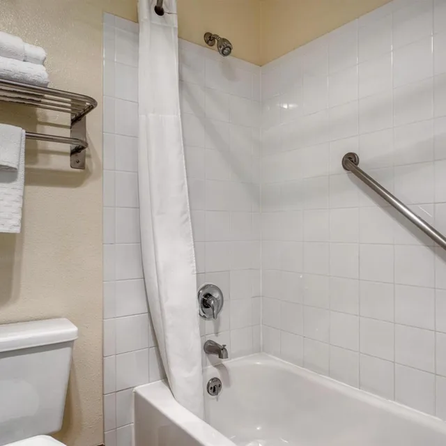 جناح بسرير كينج مع أريكة، Best Western Alderwood 4/5