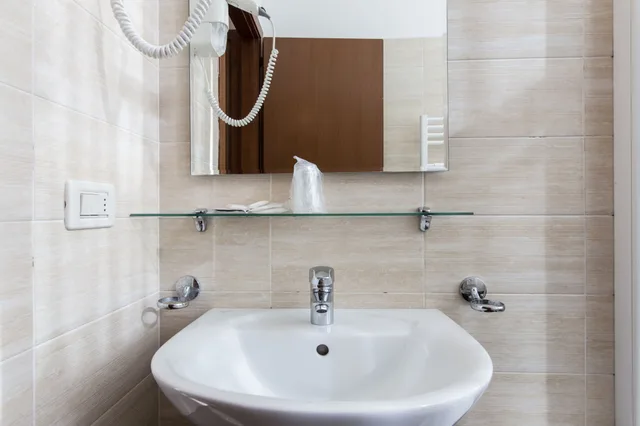 غرفة قياسية بسرير مزدوج، HOTEL AGLI ARTISTI 4/5