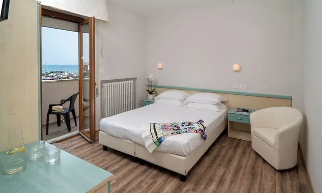 غرفة بسرير مزدوج أو سريرين منفصلين، Hotel Riviera 5/8