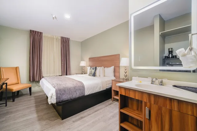 Room, King Bed, Urban Boutique Hotel 9/10