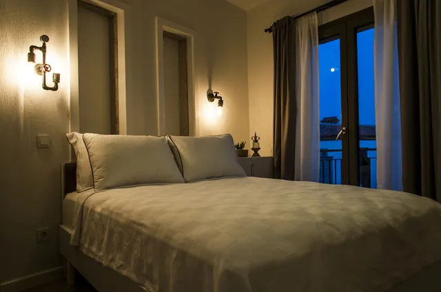 غرفة قياسية بسرير مزدوج بشرفة، Sakula Otel 1/2