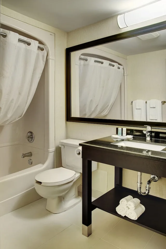 غرفة بسرير كينج مع أريكة، Comfort Inn Brandon 4/4
