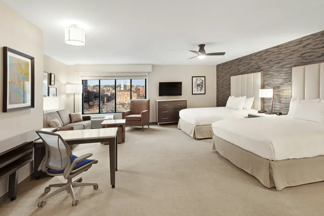 جناح استوديو بسريرين كوين بإطلالة على النهر، Homewood Suites By Hilton Providence Downtown 1/3