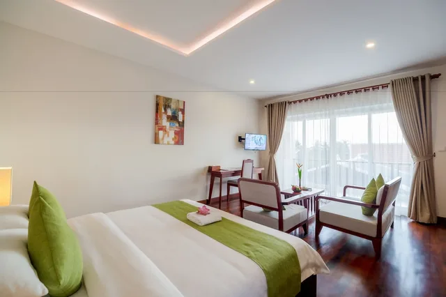 Suite, King Bed, Pool View, Balcony, Indra Angkor Residence 5/10