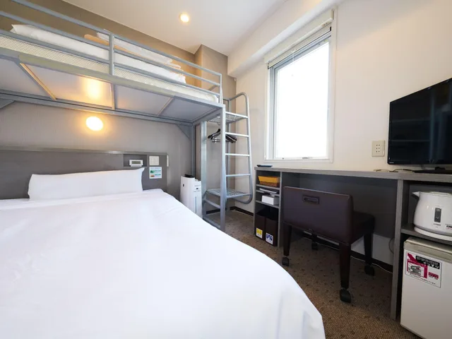 غرفة بسرير مزدوج وسرير بطابقين، Super Hotel Tokyo Nihonbashi Mitsukoshi Mae 1/11