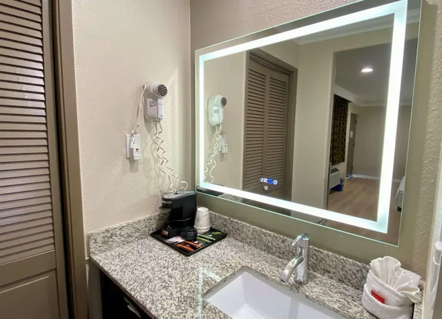 غرفة رباعية بسرير كوين، SureStay Hotel by Best Western Santa Cruz 4/6