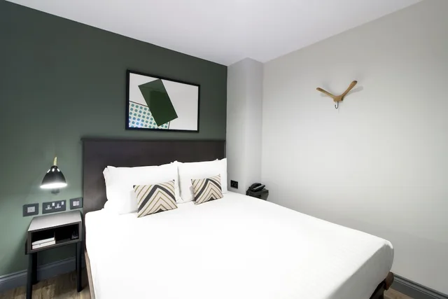 1 Bedroom, Deluxe, Suite, Double Bed, Residence Inn By Marriott London Kensington 1/5