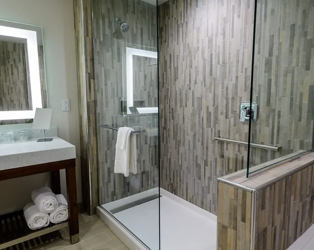 Room, Multiple Beds، Courtyard By Marriott Lake Jackson 5/5