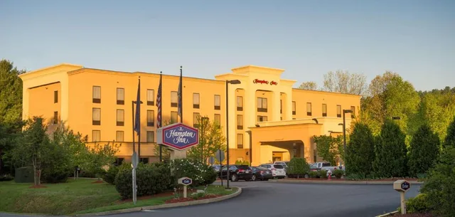 جناح استوديو بسرير كينج مع أريكة، Hampton Inn Brattleboro 2/2