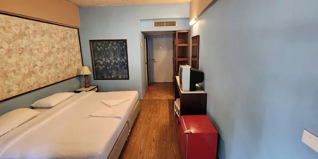 غرفة ديلوكس بسرير كينج بشرفة، Safari Riviera Resort 3/5