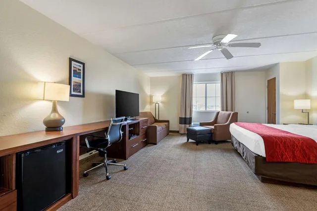 غرفة بسرير كينج بجاكوزي، Comfort Inn Kissimmee Lake Buena Vista South 5/9