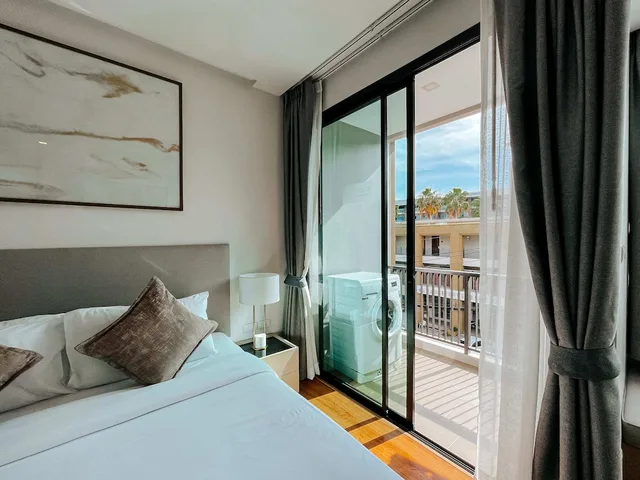 غرفة بريميير بسرير كينج بغرفة نوم واحدة، The Proud Rawai Resort 5/10