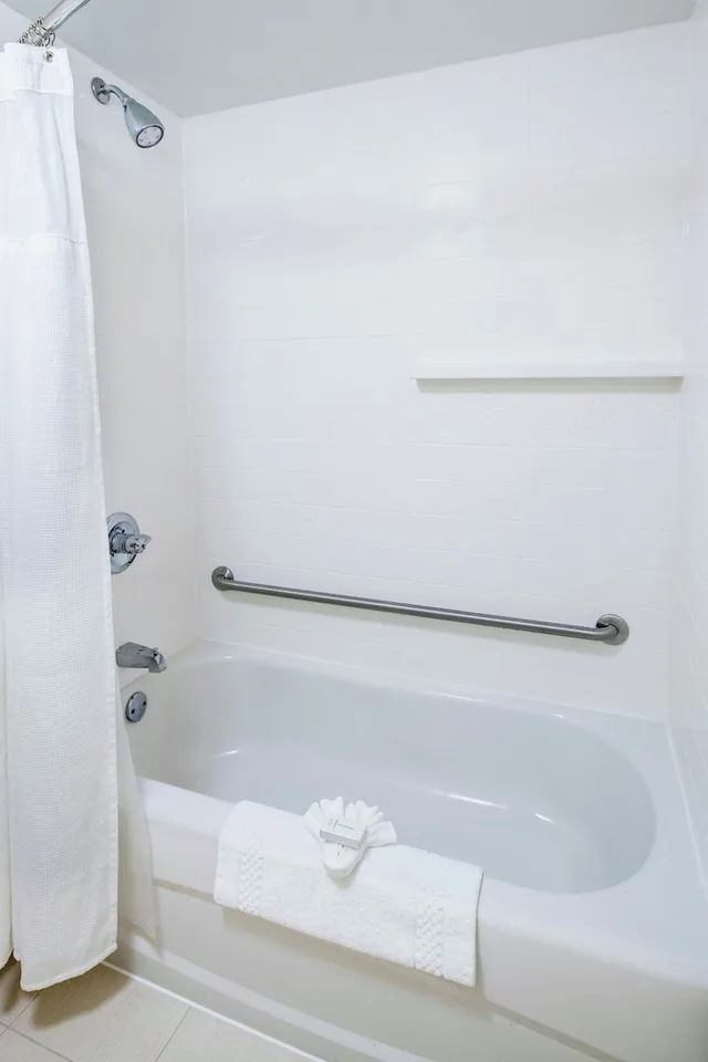 غرفة بسريرين كوين، Fairfield Inn Suites Atlanta Perimeter Center 2/3