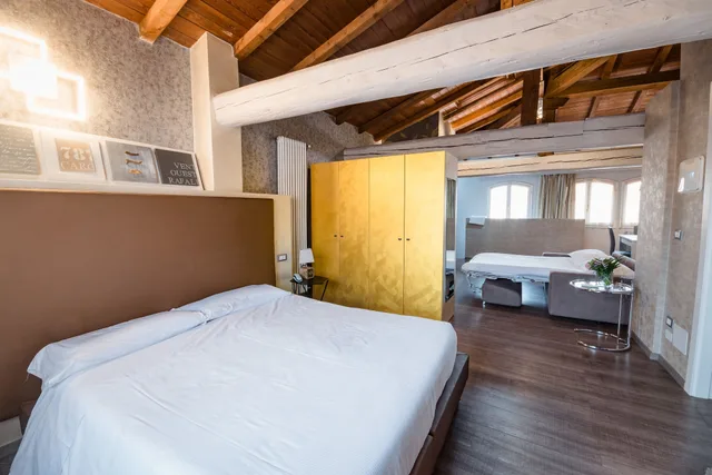 استوديو بأربعة أسرّة في الملحق، Albergo Centrale Bologna 2/10