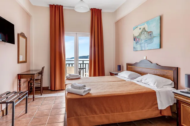 Double Room Sea View (Ra)، Golden View Beach 1/10