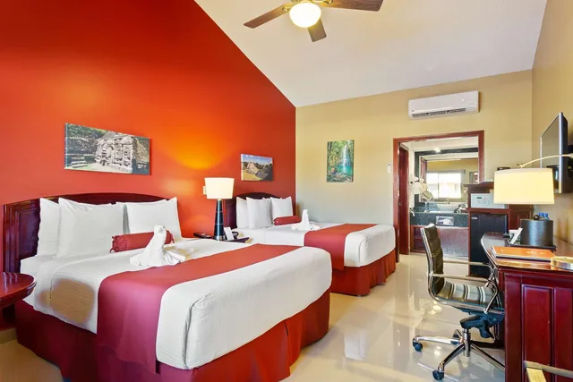 غرفة ديلوكس بسريرين كوين، Best Western Plus Belize Biltmore Plaza 3/5